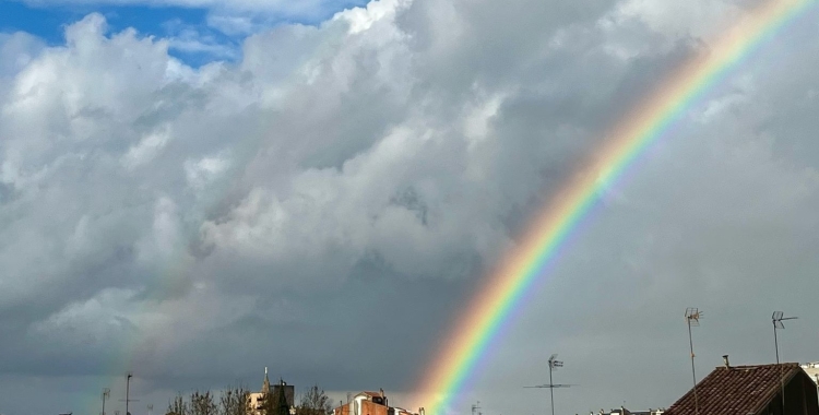 Espectacular arc de Sant Martí vist des del Centre de Sabadell | Roger Benet