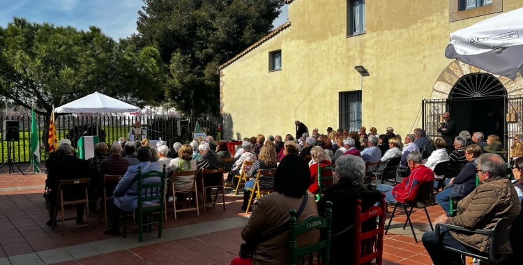 Els participants a la missa del Dia d'Andalusia dels Rocieros | Mireia Sans