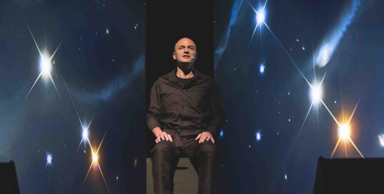 Marc Parrot, a l'espectacle 'Turisme per la memòria' | Cedida