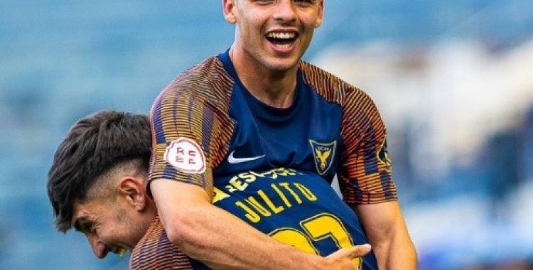Gonpi celebrant un gol amb Julito | UCAM
