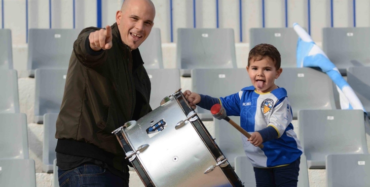 Moy i Aleix, pare i fill, a la Nova Creu Alta quan encara vivien a Sabadell | Roger Benet