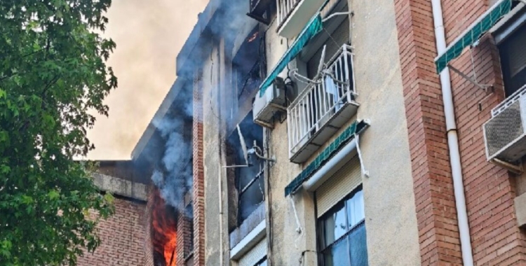 Imatge del foc del bloc del carrer Prullans | Cedida
