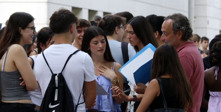 Alumnes durant les PAU | Roger Segura (ACN)