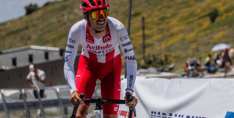 David Domínguez també va participar divendres a la cronoescalada de Sierra Nevada | Esencia Ciclista