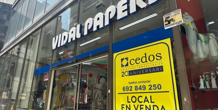 El cartell de 'Local en Venda' a Vidal Papers