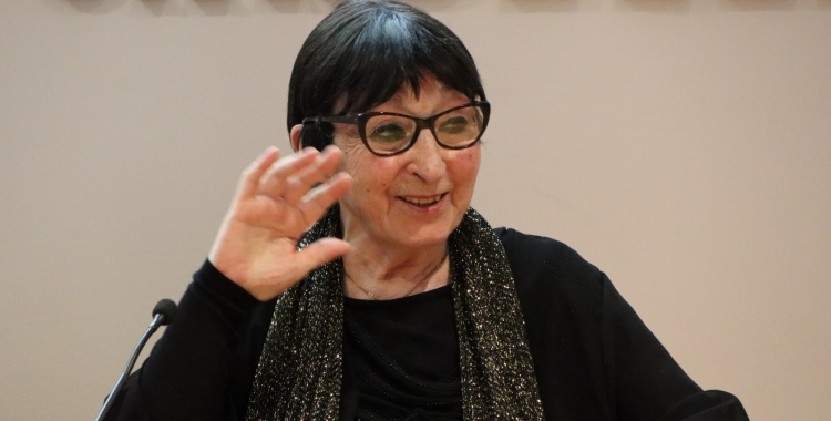 Mirna Lacambra en un acte a la Fundació Bosch i Cardellach
