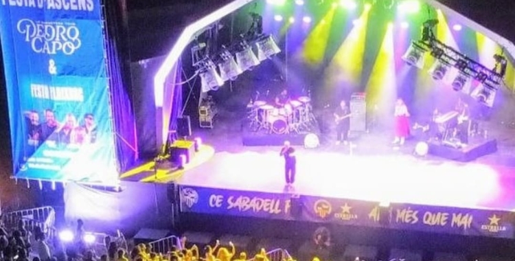 Pedro Capó en un moment del concert de la festa de l'ascens del Sabadell | Centre d'Esports Sabadell