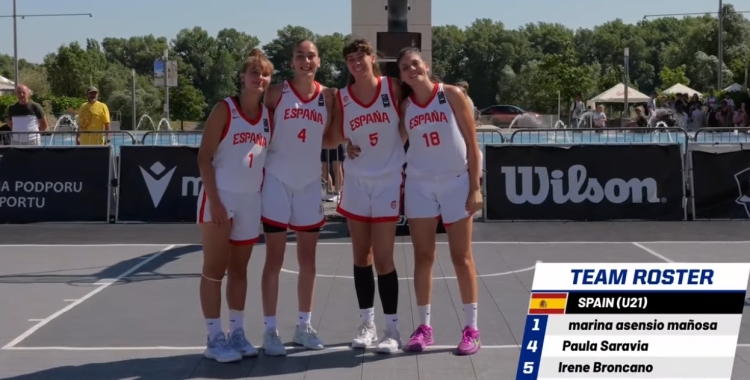 Asensio lluint el dorsal 1 de la selecció a Bratislava | FIBA