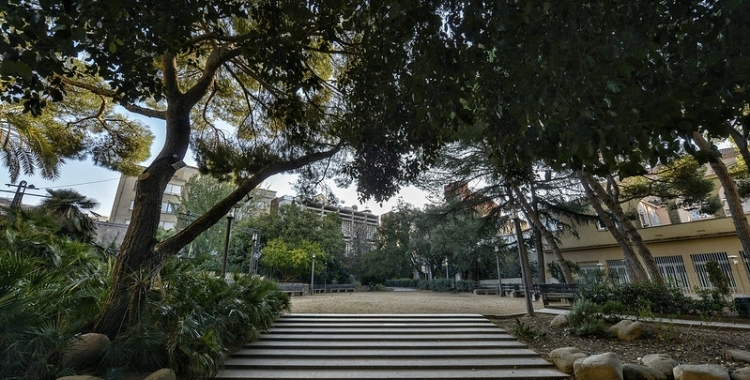 Els jardinets de l'antiga Caixa Sabadell