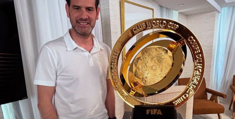 Domènech amb el trofeu del Mundial de Clubs | Cedida