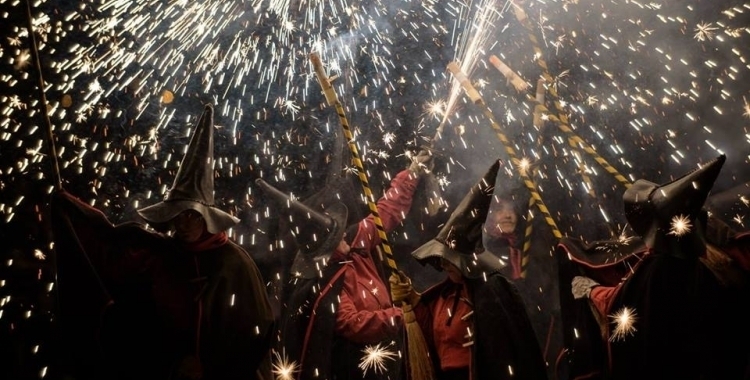 Les Bruixes del Nord durant un correfoc