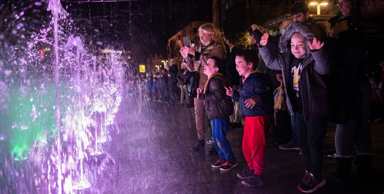 Espectacle d'aigua, música i llum el dia de la inauguració del Passeig | Roger Benet