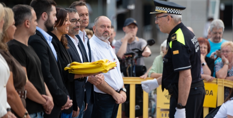 Els portaveus municipals i l'alcaldessa Marta Farrés, durant l'acte de la Diada | Roger Benet