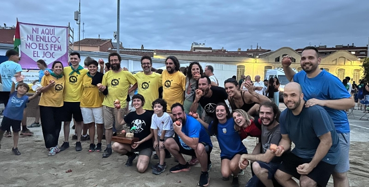 Foto de família dels tres guanyadors del Saballut de Ferro | Helena Molist