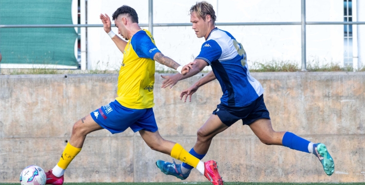Adri González en una acció de la jornada inaugural a Castelldefels | Pau Massana (UEC)