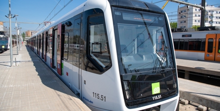 Un tren de Ferrocarrils en una estació | Roger Benet (RàdioSabadell)