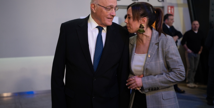 Josep Oliu i Marta Farrés parlant | Roger Benet