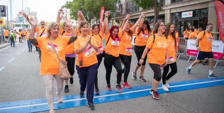 Alguns participants durant la primera edició de la 'Race for life'| Arxiu