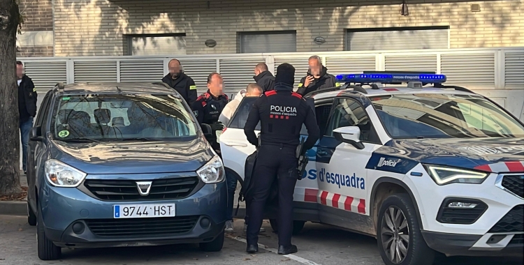 Els Mossos detenen dos homes a Rubí | Pol Solà (ACN)