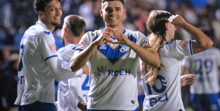 Arnau Campeny celebrant el seu gol en l'últim partit al Nou Sardenya | CE Europa