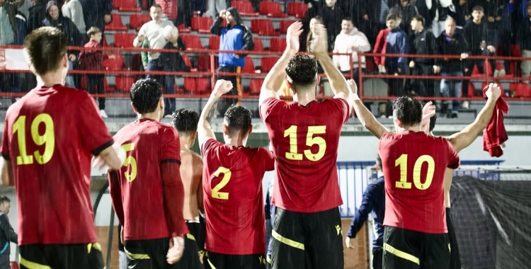 Alegria ripolletenca després d'eliminar el Cerdanyola als penals sota un diluvi | CF Ripollet