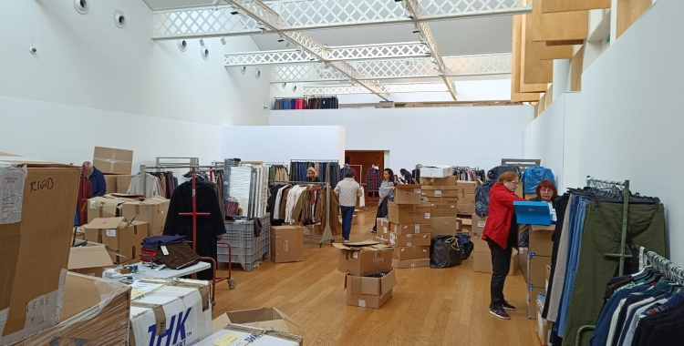 Muntatge de l'outlet a l'Espai Cultura | RàdioSabadell