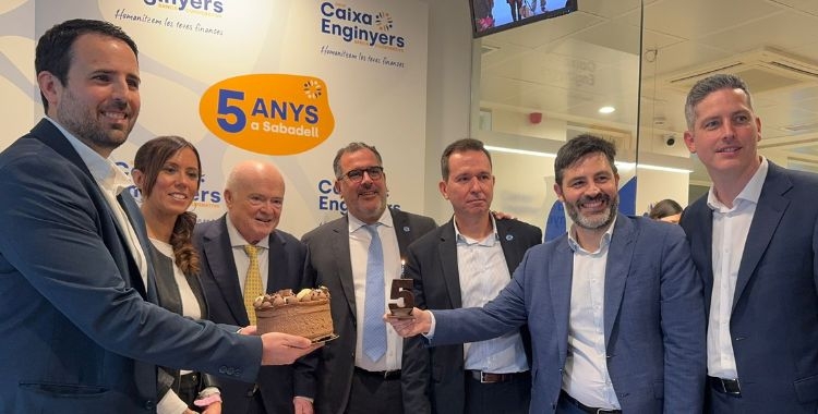 Moment de l'aniversari de Caixa d'Enginyers | Laura Frias