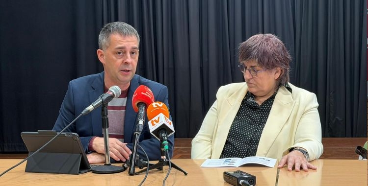 Carles de la Rosa i Montse Barderi a la presentació de la Setmana del Llibre