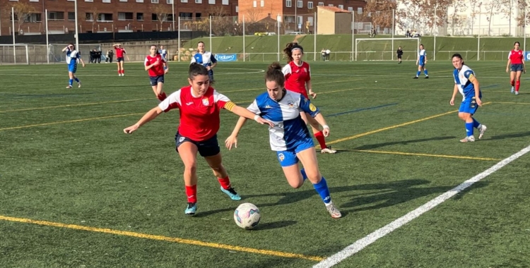 Meritxell Mena en una acció del partit d'ahir a Olímpia | Adrián Arroyo