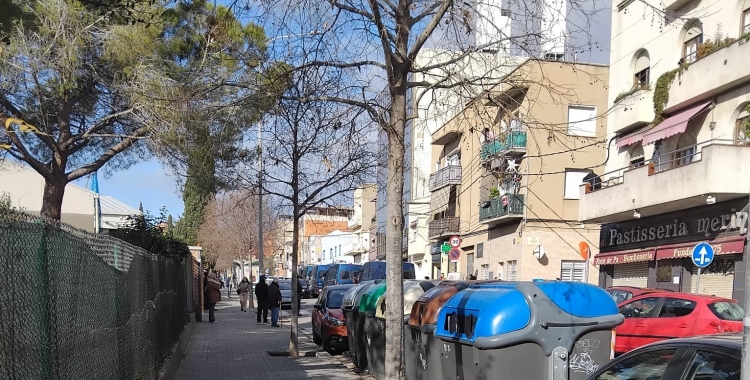 Imatge dels furgons policials al carrer Himàlaia de la Plana del Pintor | Cedida