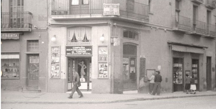 Una fotografia antiga de la Merceria Traveria | Arxiu