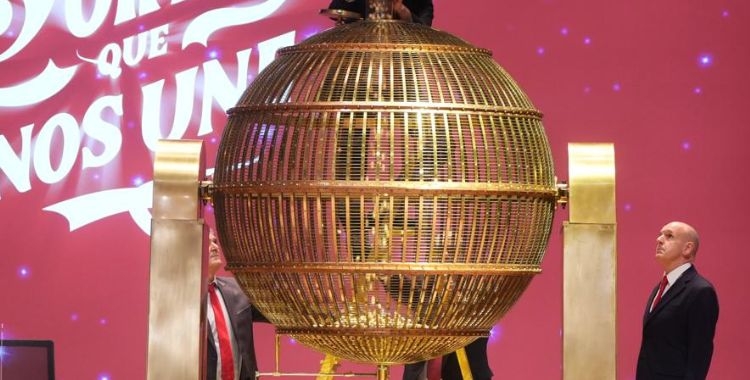 Un dels bombos de la Loteria al Teatre Reial de Madrid | ACN