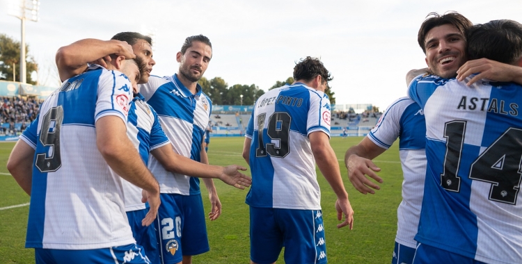 Un triomf contra el Marbella garantiria la primera plaça del Sabadell a la jornada 19 | Roger Benet