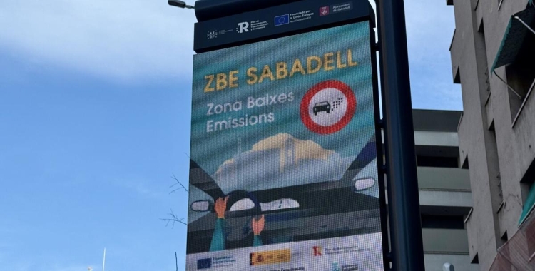 Cartell de Zona de Baixes Emissions a Sabadell