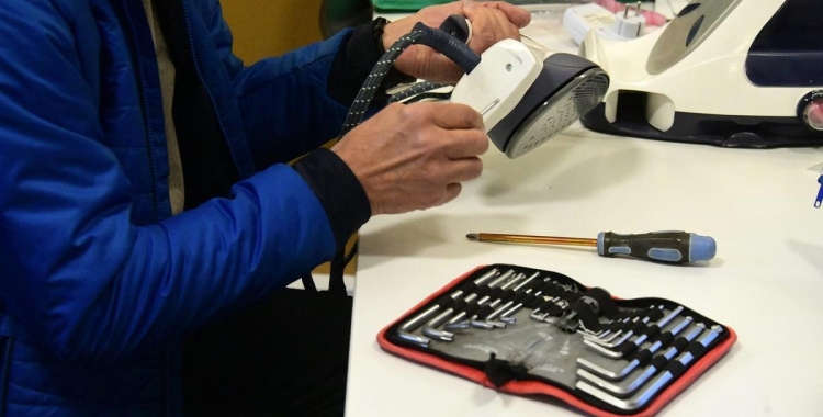 arreglar aparells electrònics