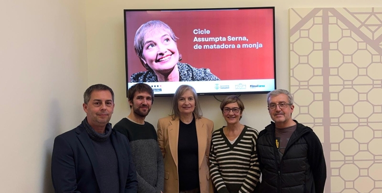 El regidor de Carles de la Rosa, l'actriu Assumpta Serna i la resta de l'equip del Cineclub | Laura Frias