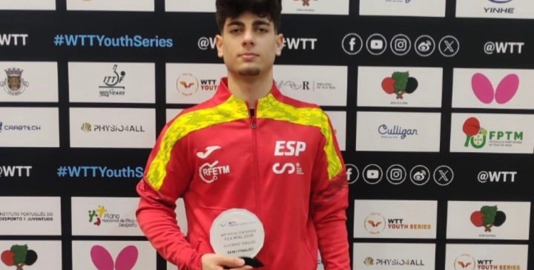 Luca Khidasheli amb la medalla de bronze aconseguida al WTT Youth Contender de Vila Real | CNS
