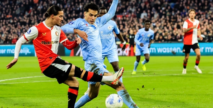 Teo Quintero al derbi contra el Feyenoord