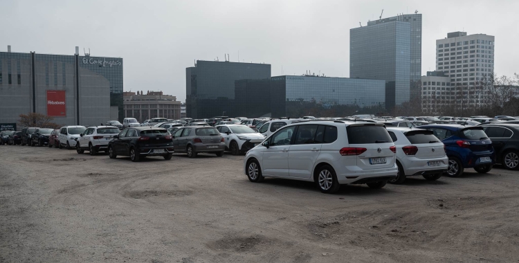 La situació actual de l'aparcament de sorra de l'Eix Macià 
