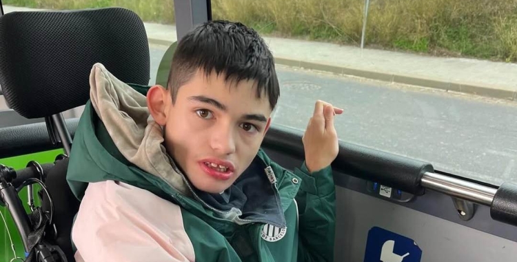 L'Ariel en un autobús de la TUS