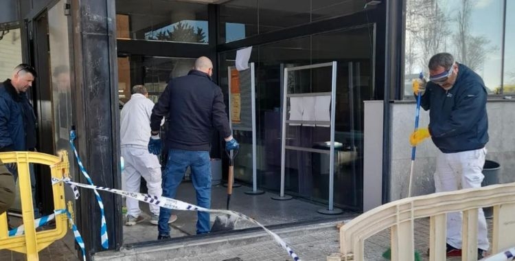 L'entrada de la biblioteca de la Serra | Cedida