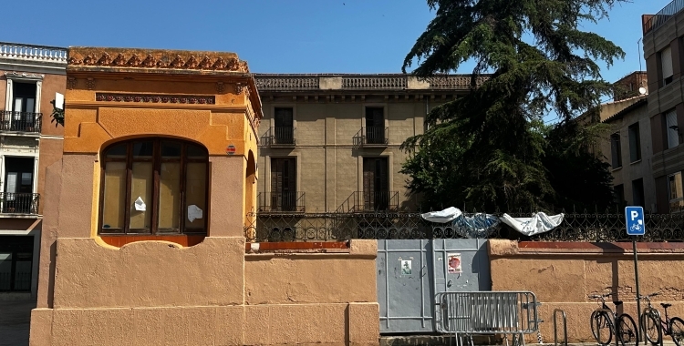 L'actual Casa Grau vista des de la plaça del Gas | Arxiu