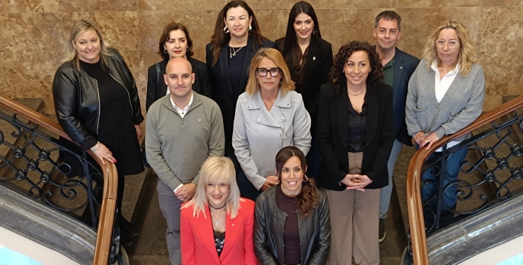 Pilar Díaz, al centre, amb l'alcaldessa Marta Farrés, membres del govern i la portaveu d'ERC, Sílvia Renom | RàdioSabadell