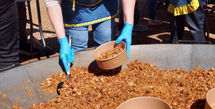 S'han servit 600 racions de 'migas' a la Font de Can Rull