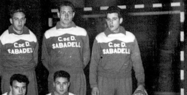 Coret (a dalt, al mig) en la seva etapa com a jugador del Sabadell | Cedida