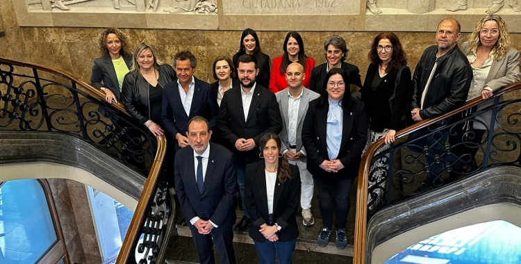 El conseller Ramon Espadaler amb l'alcaldessa i representants del govern 