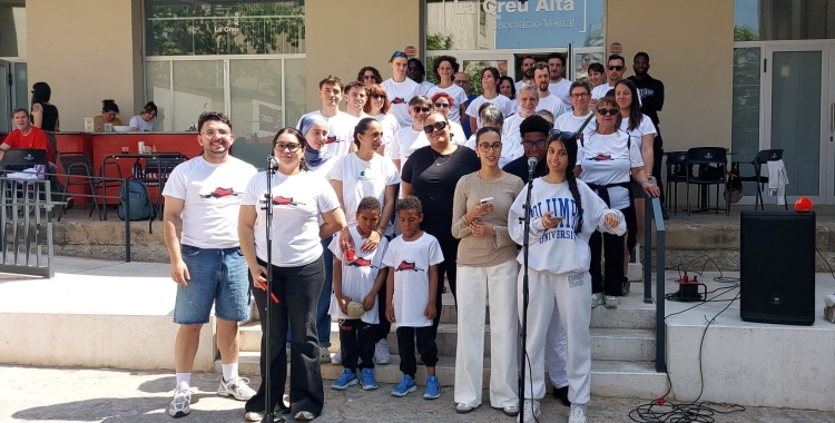 Els promotors de la Cursa Antiracista durant la presentació al Tallaret