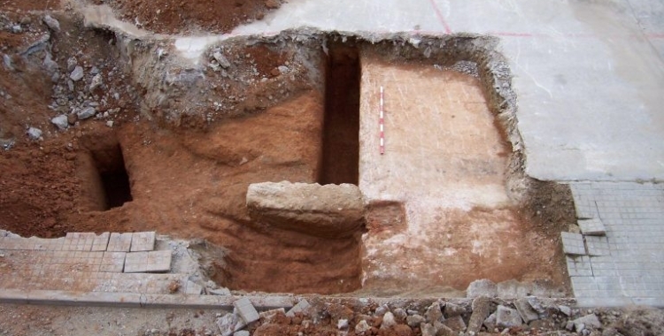 L'entrada del refugi | Arxiu