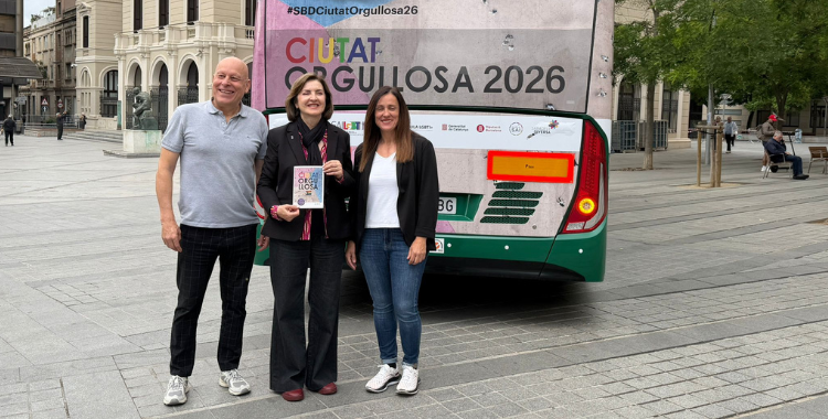Salva Gomis, de l'OAR, Rosa Pareja, regidora d'Igualtat i Ana Romero, vicepresidenta de la TUS | Mireia Sans