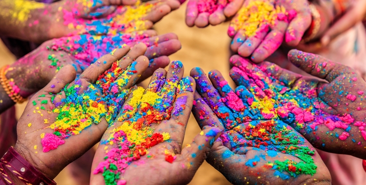 holi